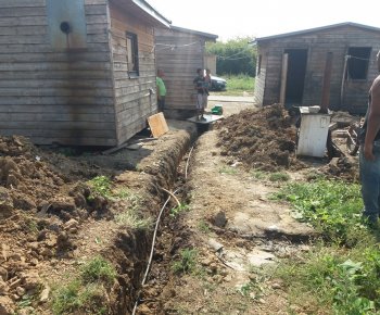 Oprava rozvodov vody v rómskej osade