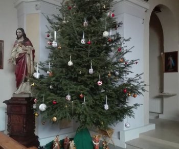 Vianočná výzdoba cirkevných chrámov