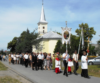 Chodník pri detskom ihrisku