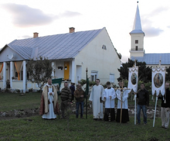 Chodník pri detskom ihrisku