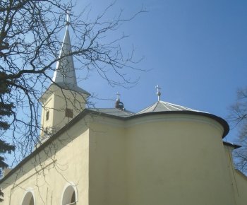 Natieranie strechy kostola